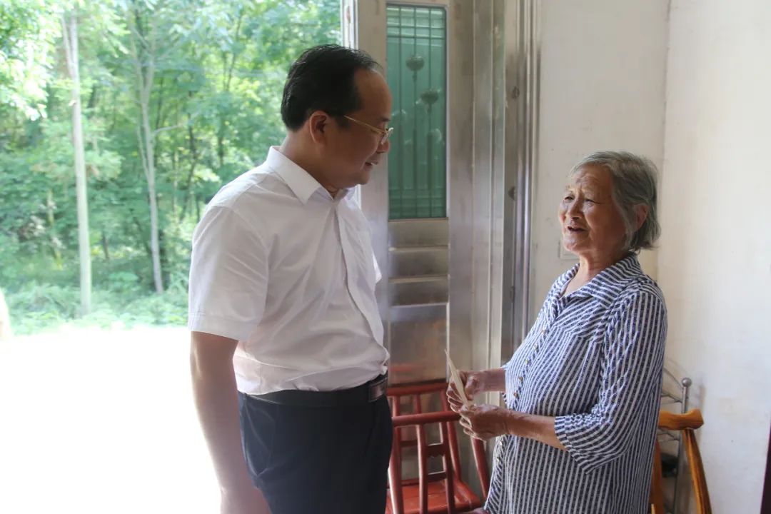 刘玉梅.jpg