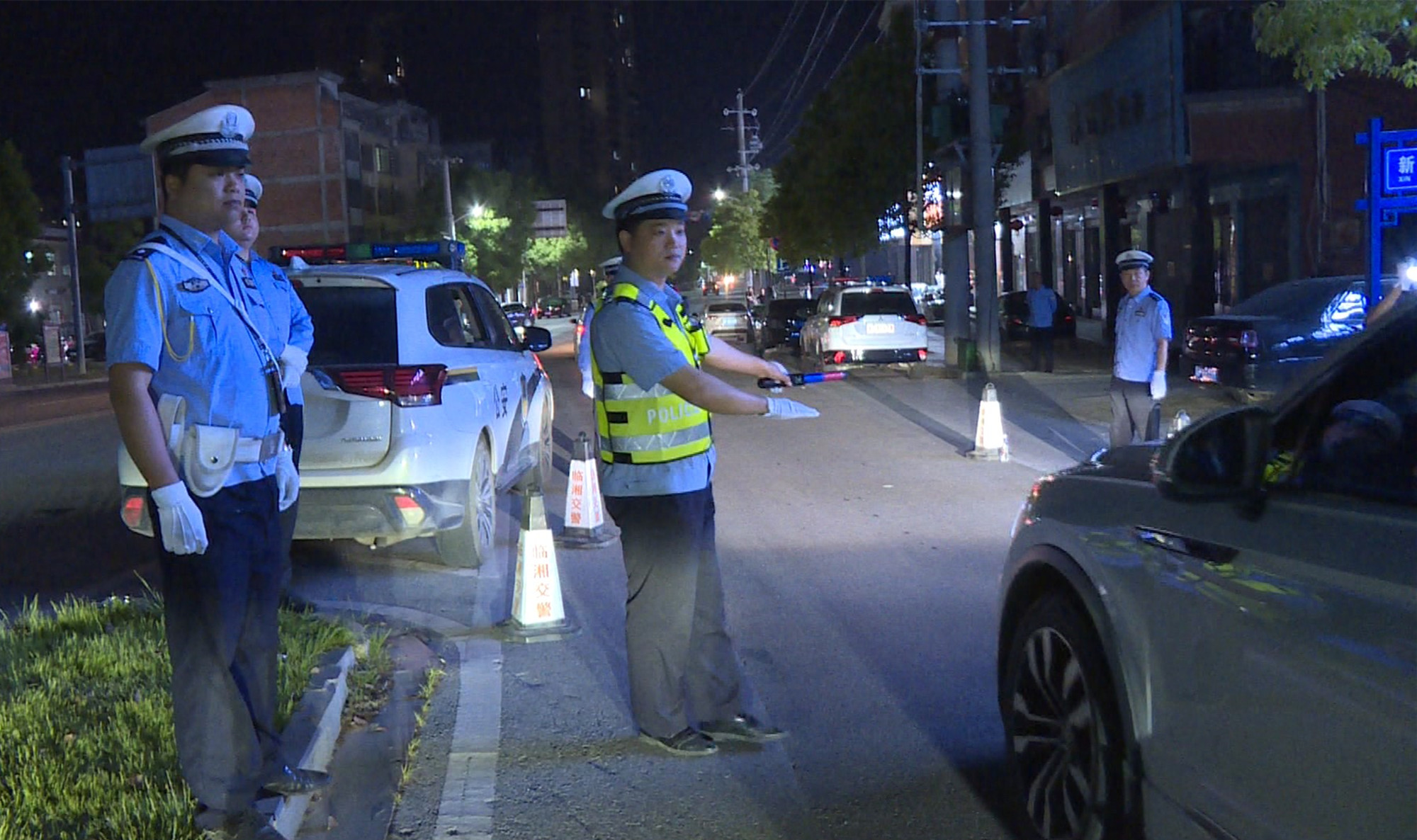 市公安局夏夜巡查003_副本.jpg
