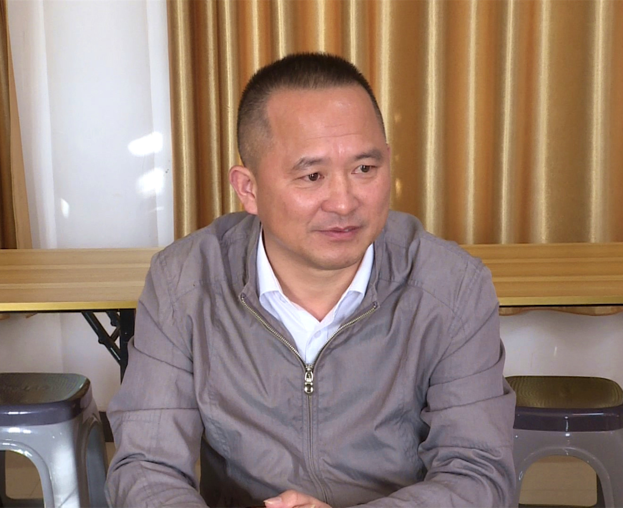 易兴建调研007_副本.jpg