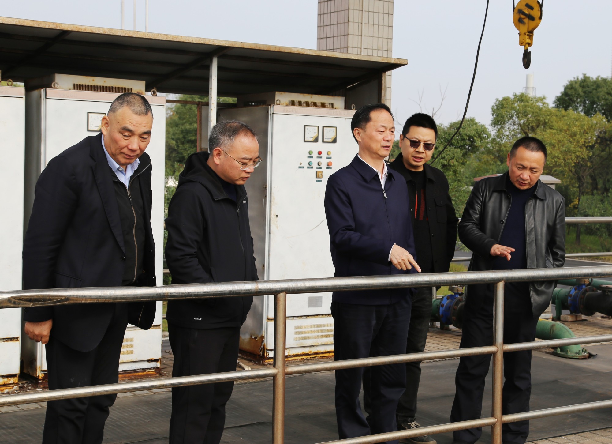 书记调研_副本.jpg