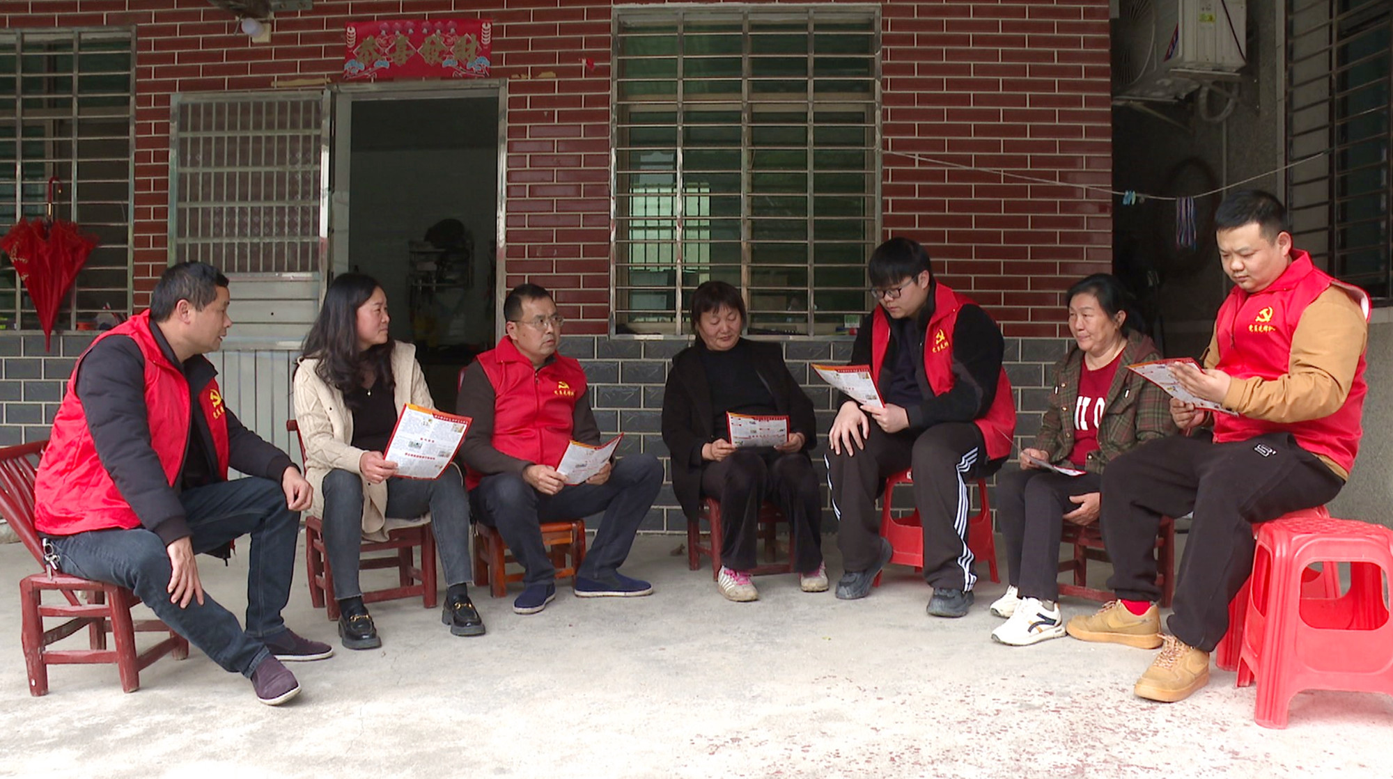 忠防党员志愿者宣传安全知识003_副本.jpg