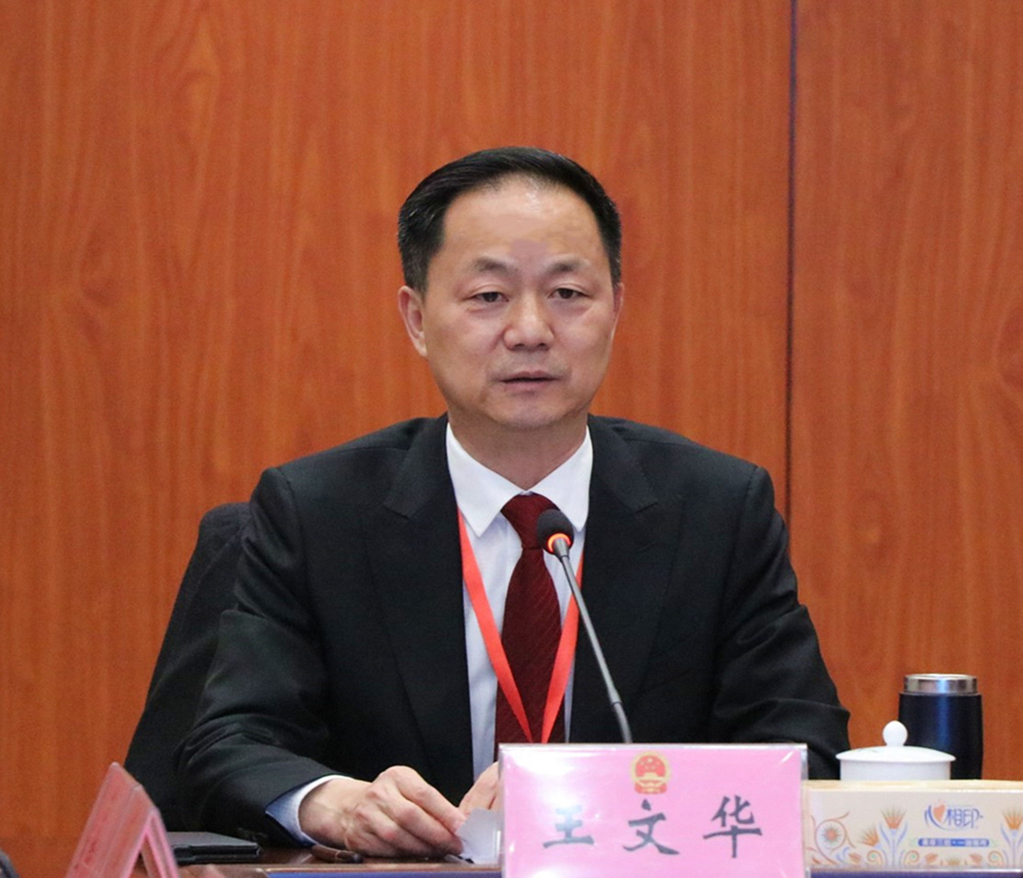 12.19书记市长 临湘市第十八届人大三次会议代表团领导干部会议1_副本.jpg