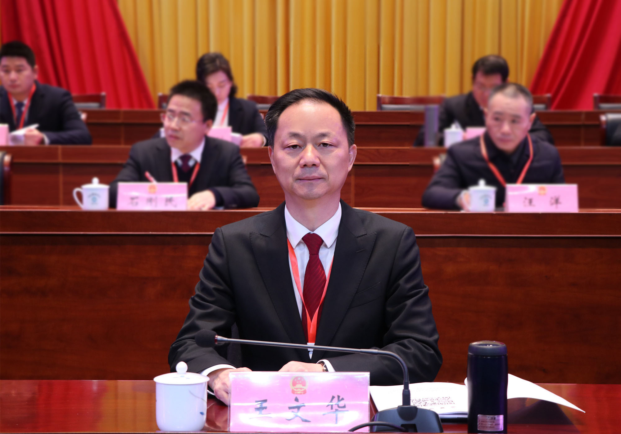 12.20书记市长 临湘市第十八届人民代表大会第三次会议预备会议1_副本-1.jpg