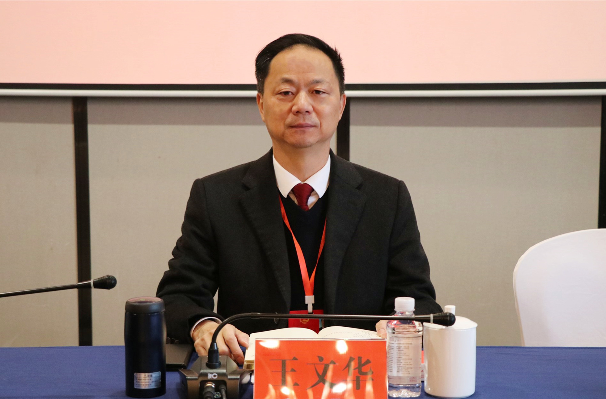 12.21书记市长 临湘市十八届人大三次会议分团讨论1_副本2.jpg
