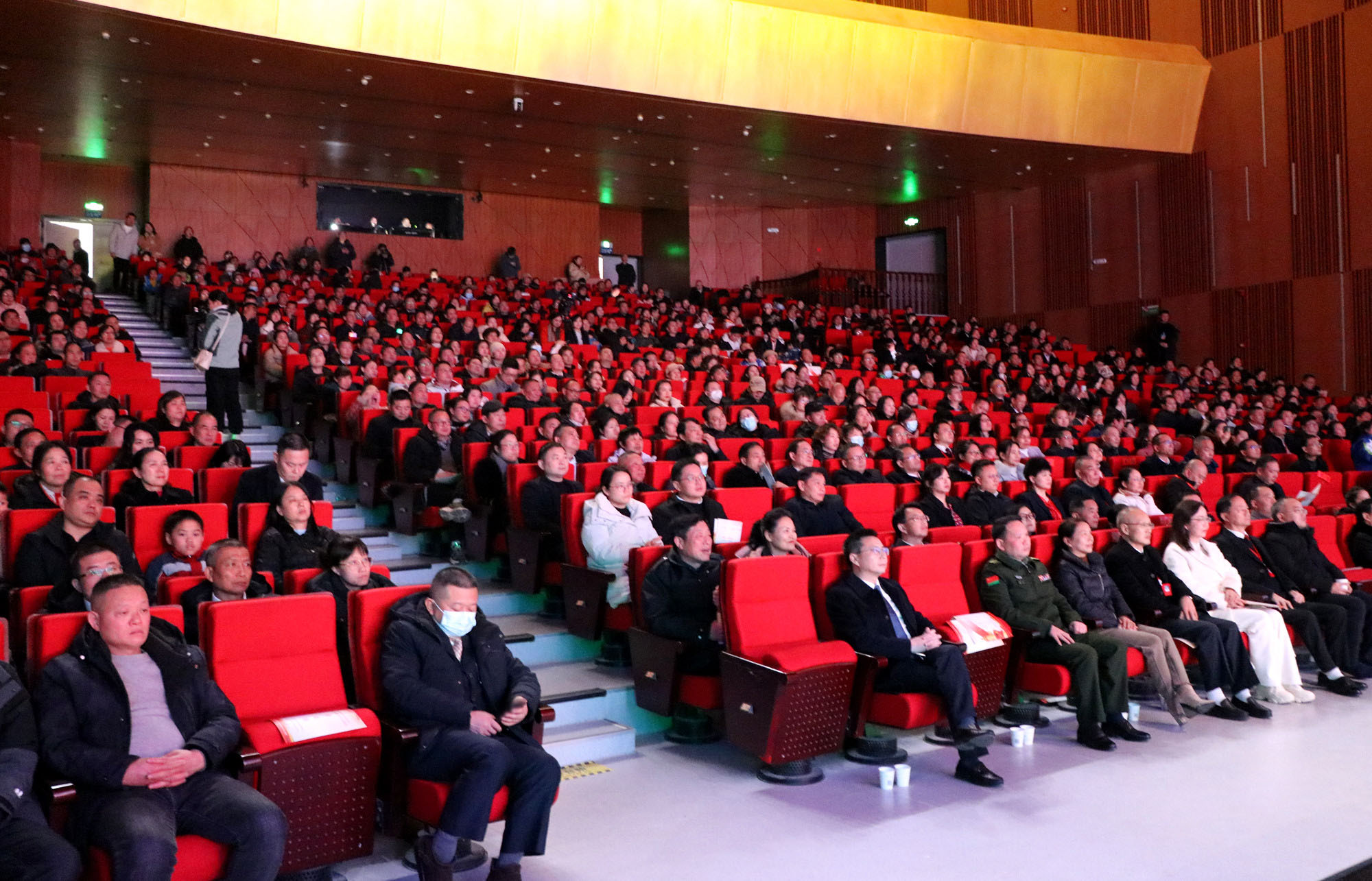 12.20书记市长 清廉好家风2023家庭助廉文艺晚会 2_副本-1.jpg