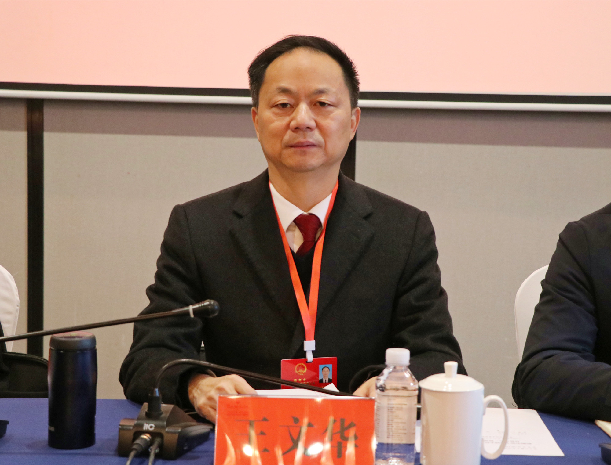 12.22书记市长 临湘市十八届人大三次会议分团讨论2_副本.jpg